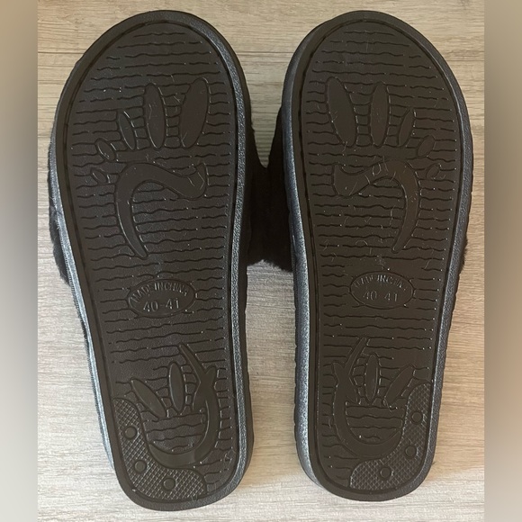 ✨NEW✨ Fashion CC White Faux Fur Women’s Slippers 8 9 10 - Picture 4 of 5